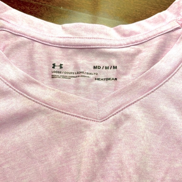 Under Armor Heatgear V-Neck - Size M - Picture 2 of 2